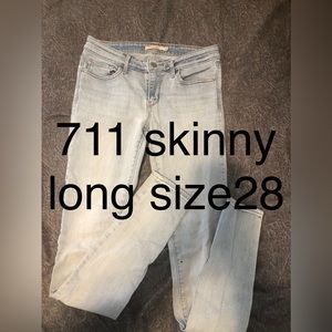 6 pairs of women’s jeans